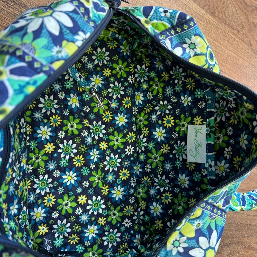 Vera Bradley Purse - Picture 4 of 6